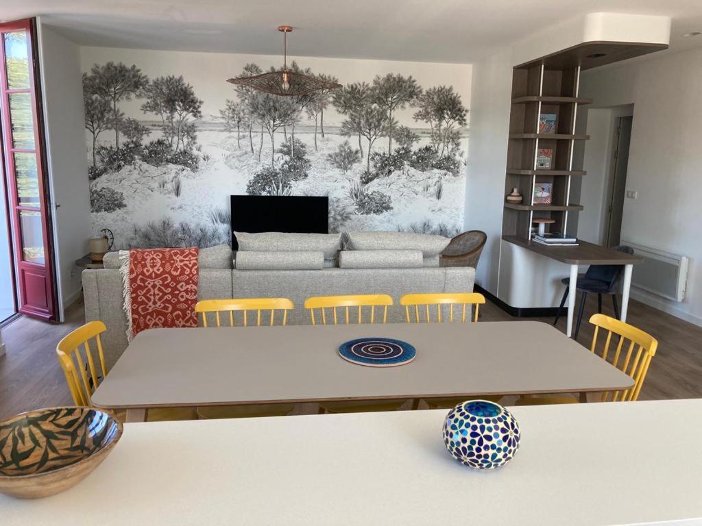 Superbe Appartement T3 Au Centre Plage .Parking Hendaye Exterior photo