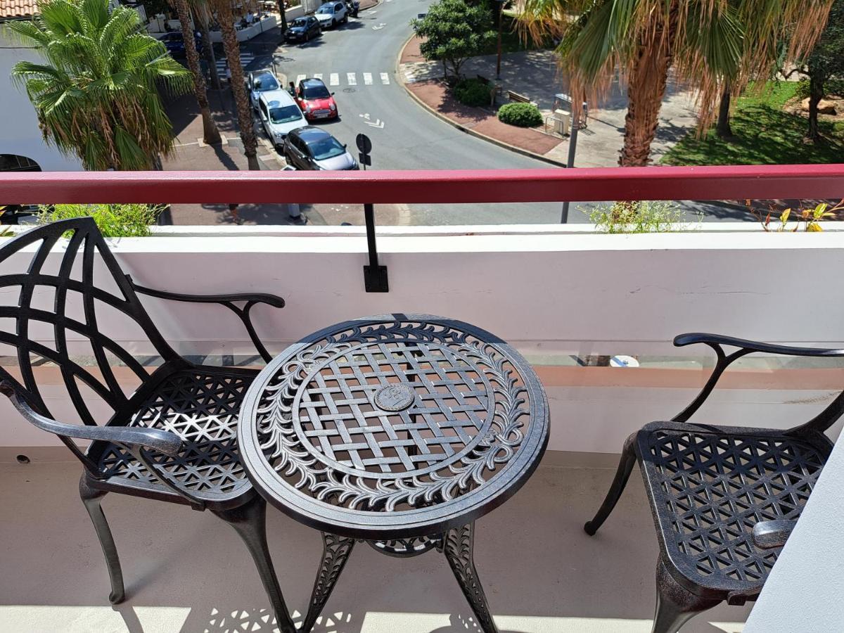 Superbe Appartement T3 Au Centre Plage .Parking Hendaye Exterior photo
